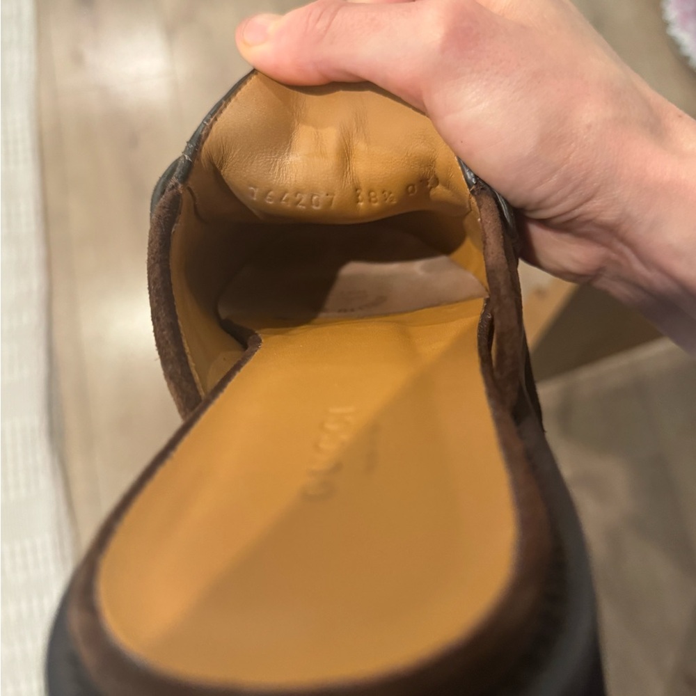 Gucci Women’s Suede Loafer Slides in Brown Suede- with Gold Hardware - Picture 3 of 3
